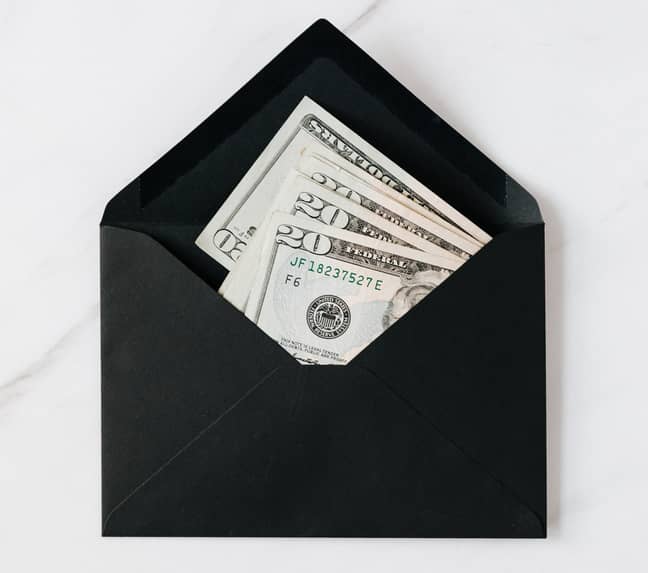 Envelope with money (Pexels)